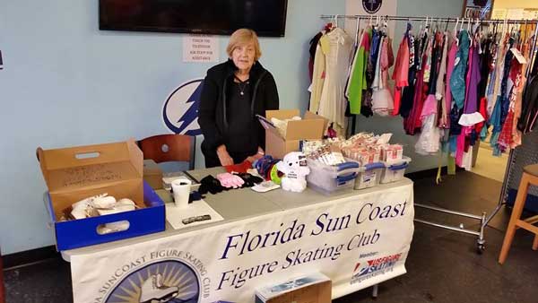 phylis-hernandex-at-consignment-sale